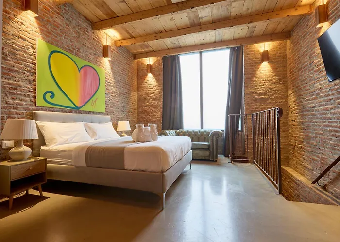 Emme Loft I Flower Moon - Boutique Loft With Jacuzzi